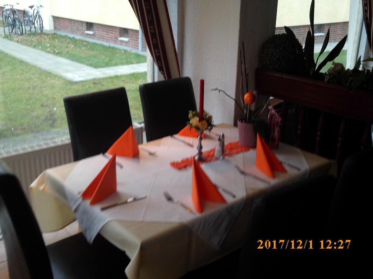 Pension Balkan Eisenhuettenstadt Luaran gambar