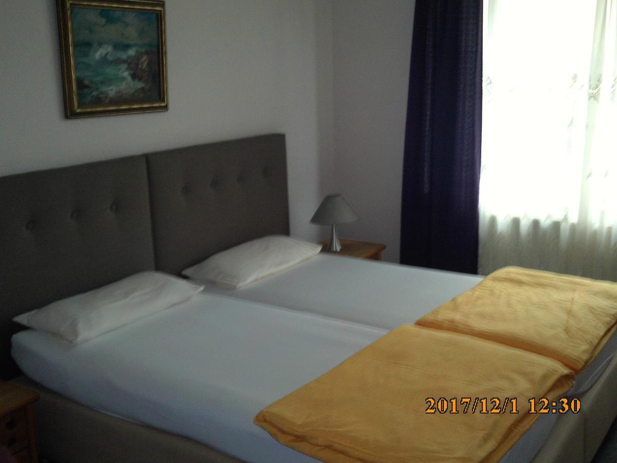 Pension Balkan Eisenhuettenstadt Luaran gambar