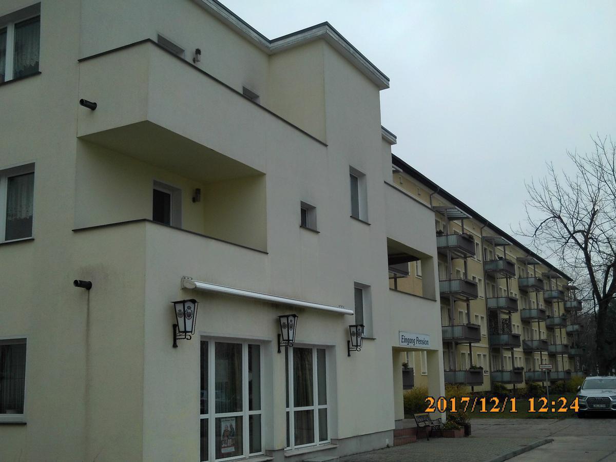 Pension Balkan Eisenhuettenstadt Luaran gambar